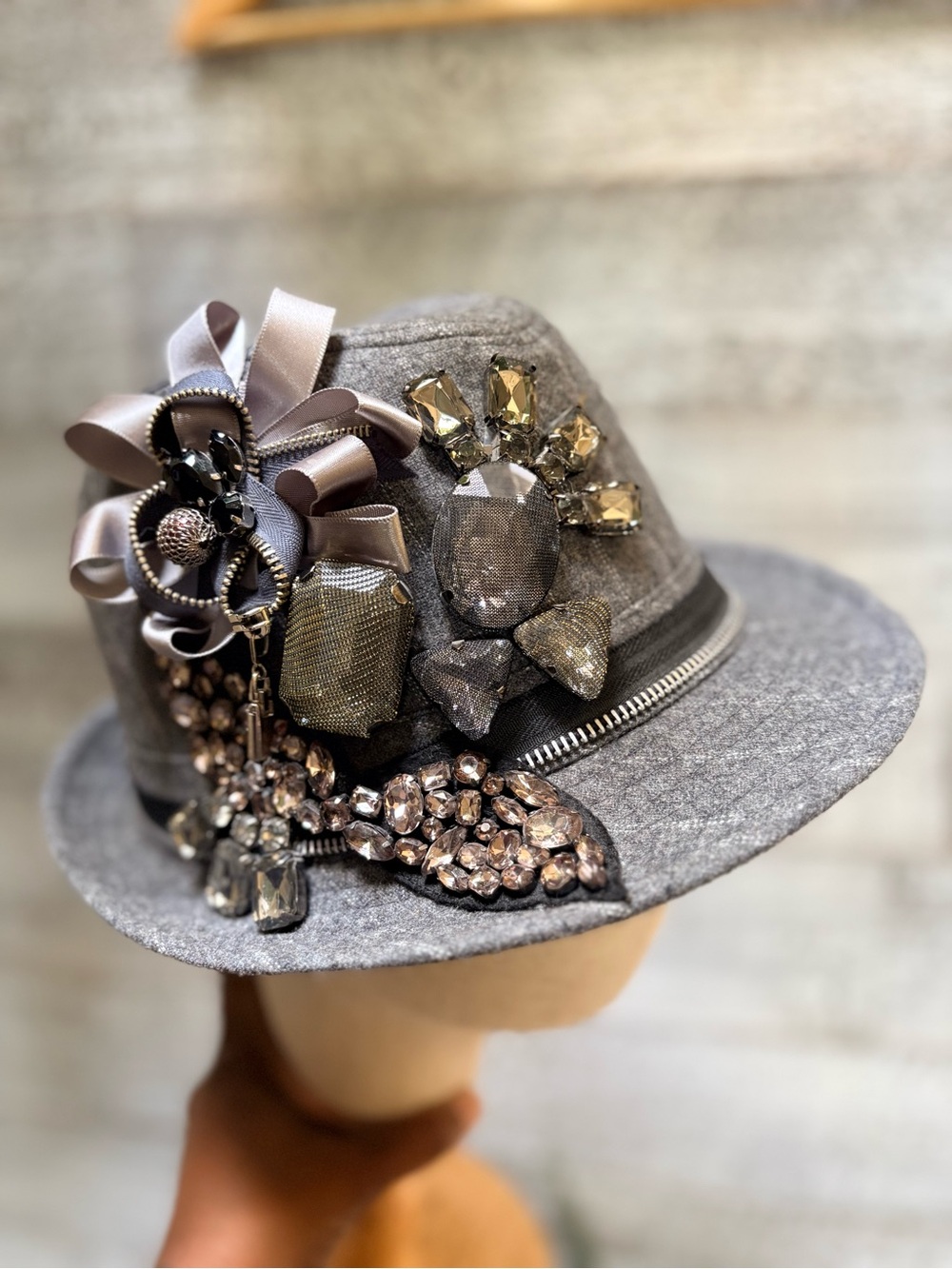 Kokin New York | Embellished Gray Fascinator Derby Wool-Blend Fedora Hat - Large
